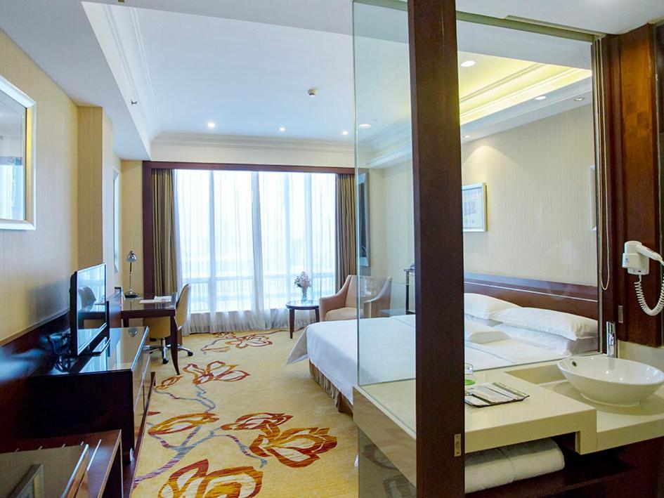 Vienna International Hotel Shenzhen Hua'Nan City Exterior photo